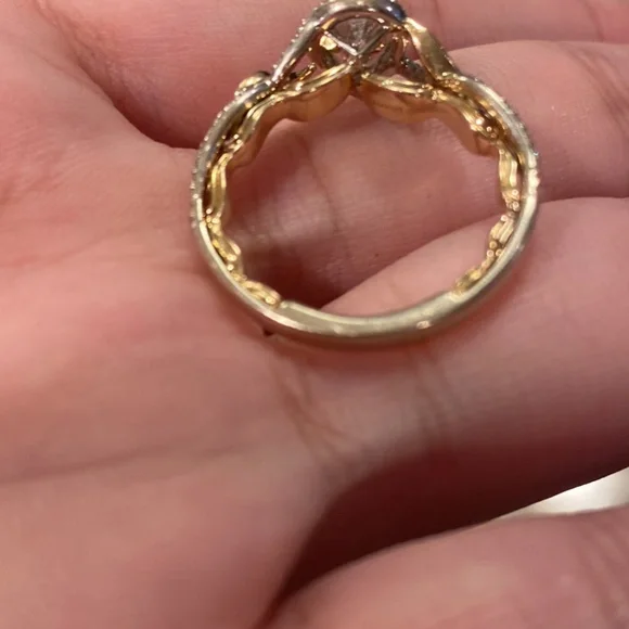 Size 7 engagement ring and band